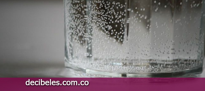 Creta Inspeccionar Empuje Por qué salen pequeñas burbujas en un vaso de agua en reposo? – DecibelesFm